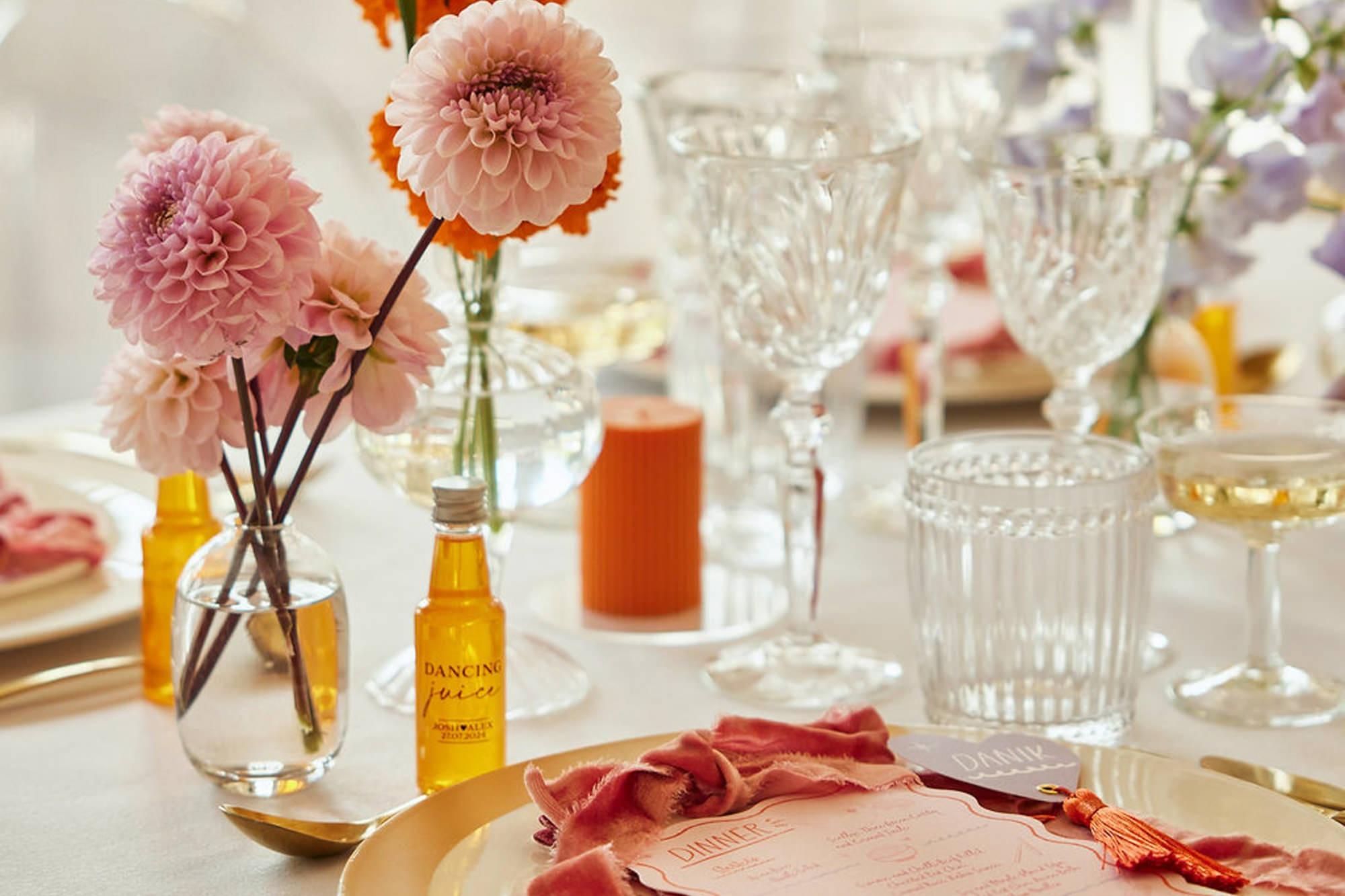 Whole lotta Weddings - UK Luxury Creative Wedding Planner & Stylist